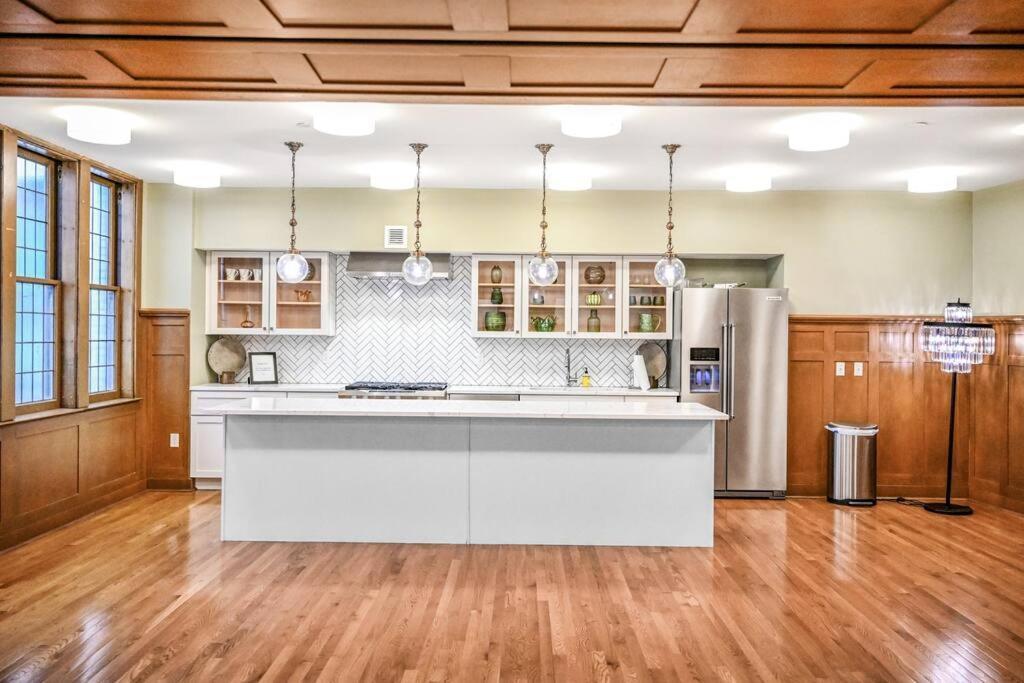 Ferienwohnung Heart Of Dt - Pool & Steam At Playhouse Square 315 Cleveland Exterior foto